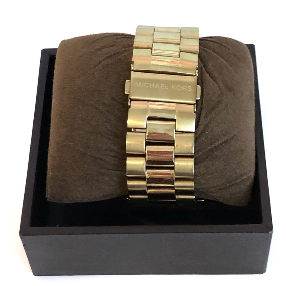 MICHAEL KORS MK8077 OVERSIZED RUNWAY GOLD WATCH - Picture 5 of 6